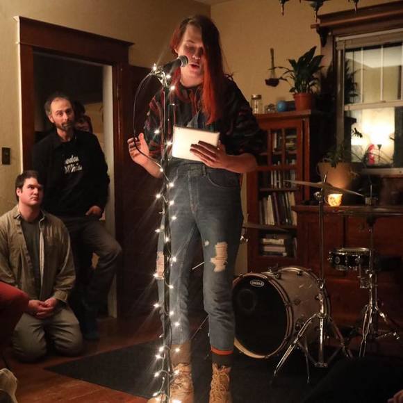 Meet your Posher, Julia - Picture 1 of 1